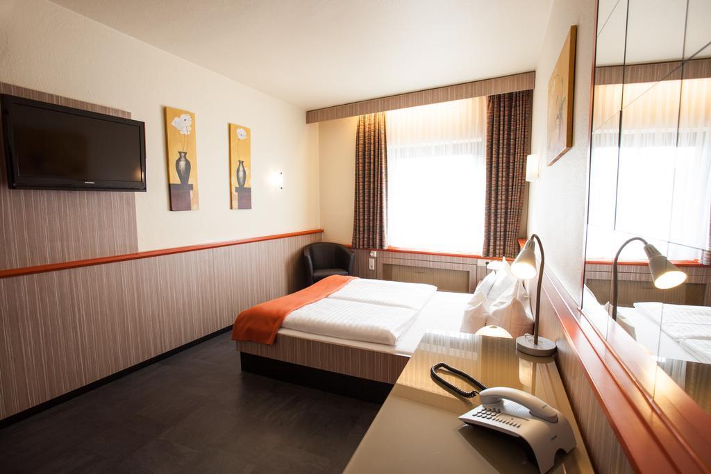 Trip Inn Hotel Ariane Köln Exterior foto