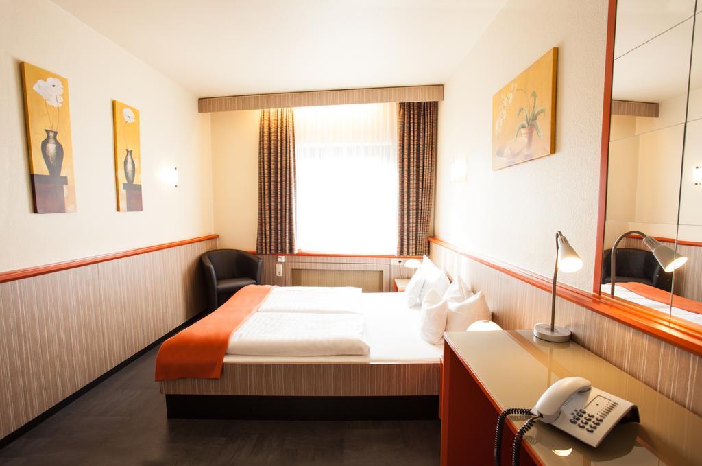 Trip Inn Hotel Ariane Köln Exterior foto